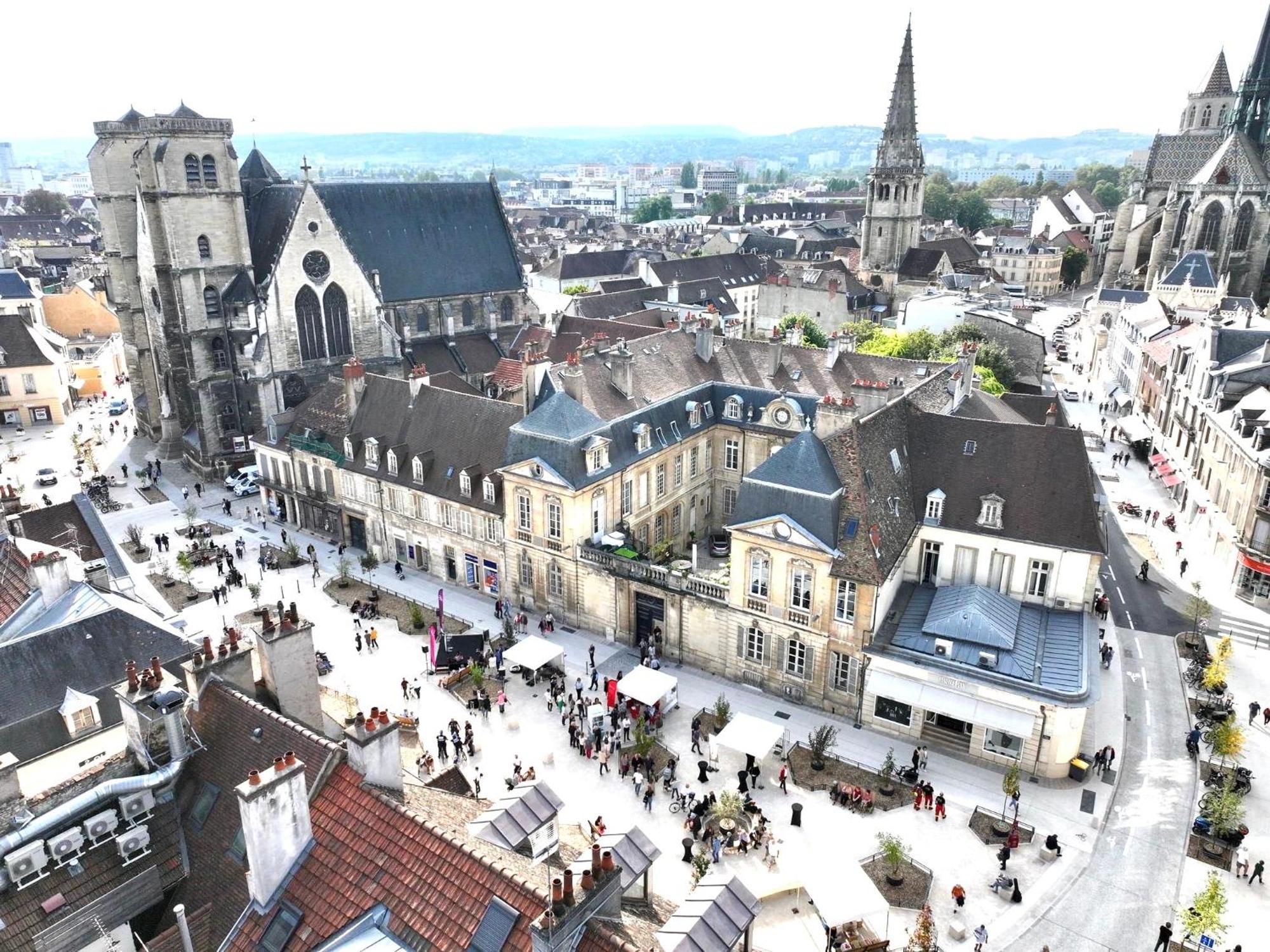 Suite - Le Monge - Dijon Centre Historique Buitenkant foto